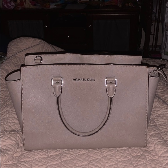 MK purse - Picture 1 of 4